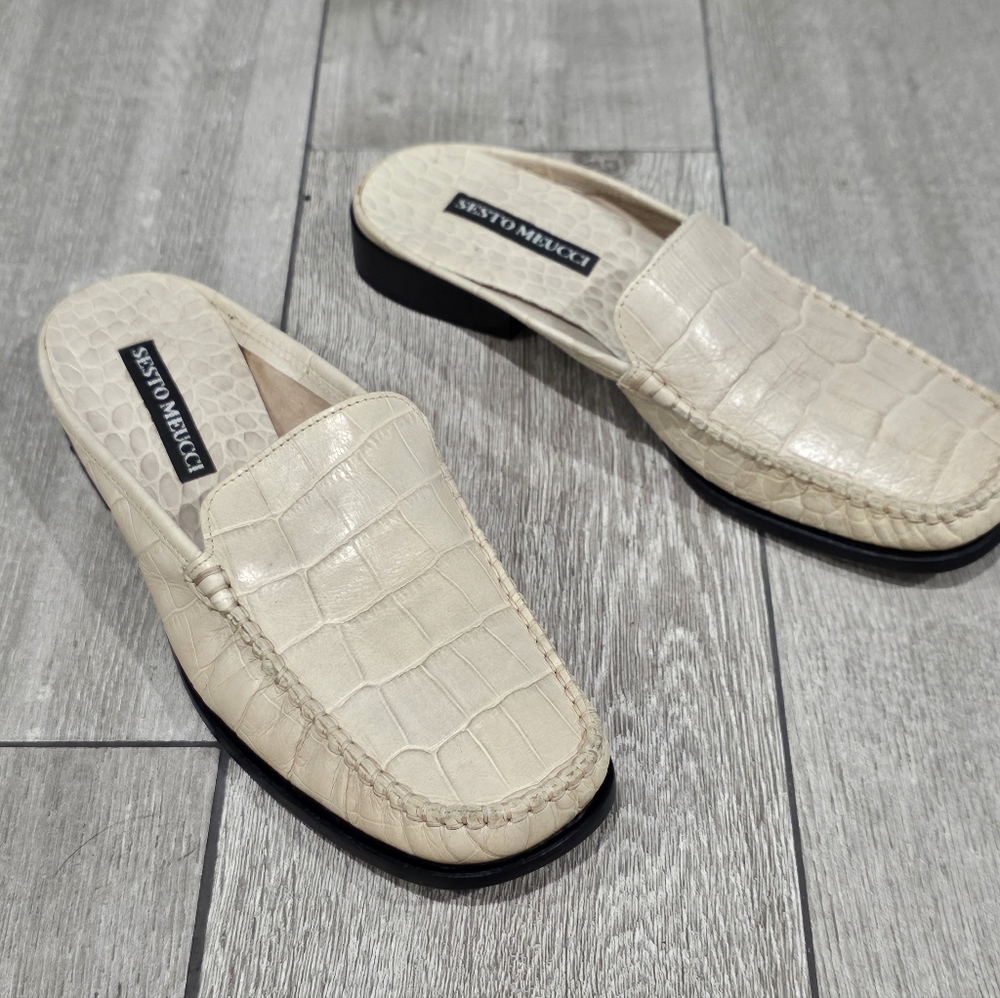 SESTO MEUCCI Beige Croc Embossed Leather Slip On Loafers Mules 6.5M